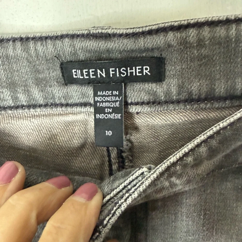 Eileen Fisher faded black/gray organic cotton tapered ankle high waist jeans 10